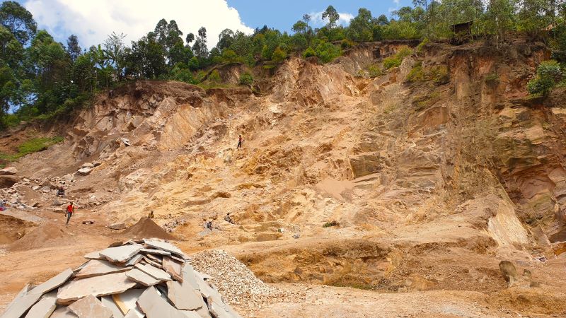 Ein Steinbruch in Uganda
